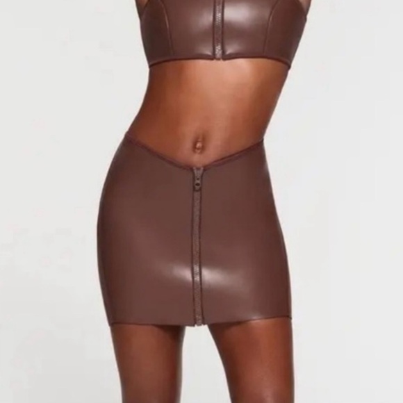 SKIMS Other - NWT SKIMS Rubberized Scuba Coverup Swim Skirt Medium M Cocoa Brown Sexy Beach